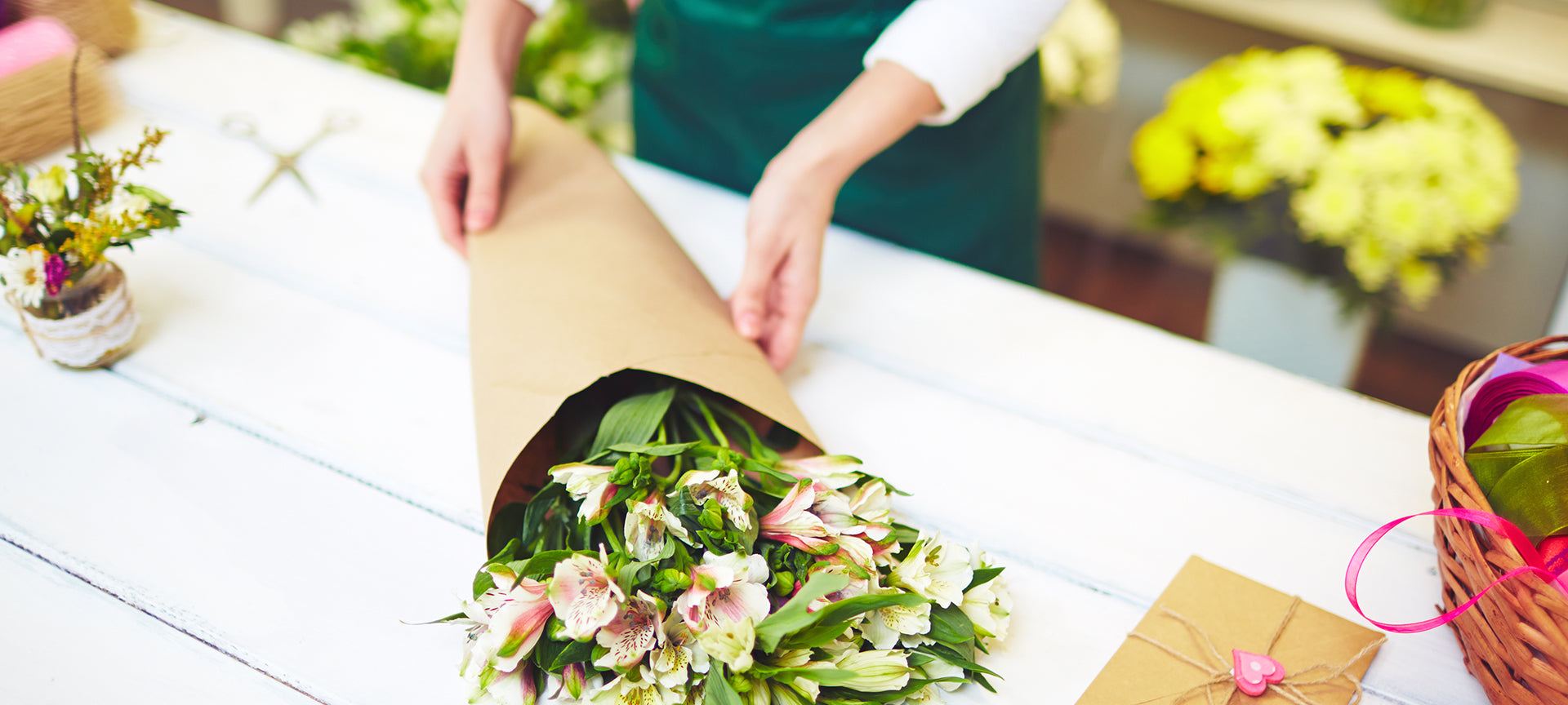 Wedding bouquets and flower arrangements